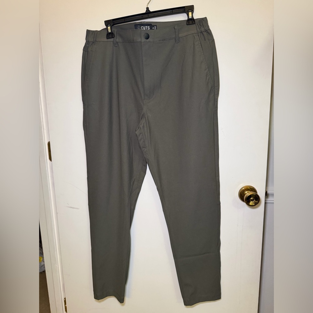 Cuts AO Jogger Pants